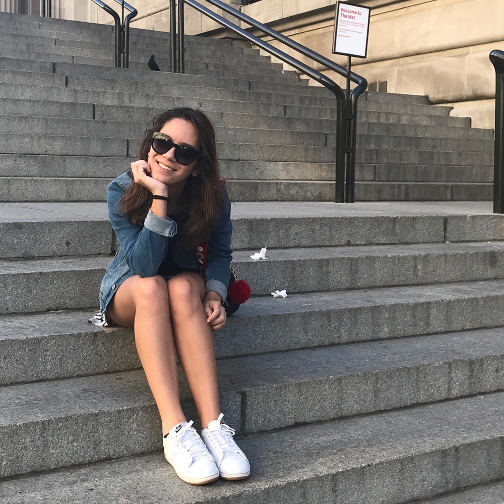 Meet your Posher, Adriana